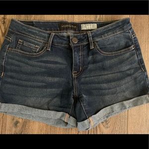 EUC size 4 Midi Aeropostale shorts